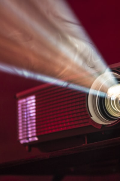 现代都市情感剧《时光代理人》官方海报 - 讲述跨越时间的悬疑故事